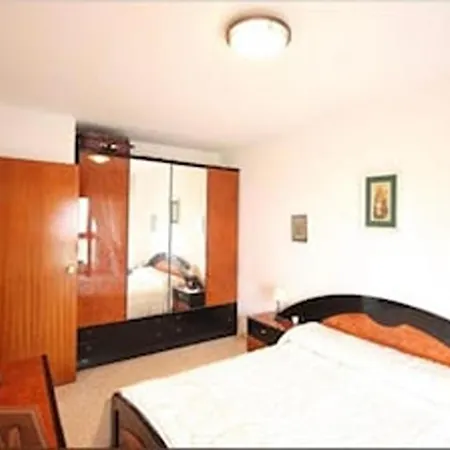 Casa Adriana, Balcon Y Parking In Shared *